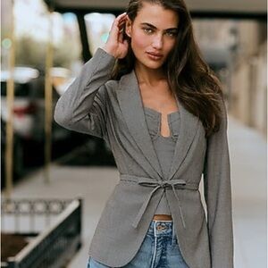 NWT Express Houndstooth Fitted Tie Waist Blazer